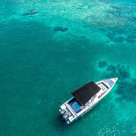 Private boat rental cruising towards Rosario Islands from Cartagena