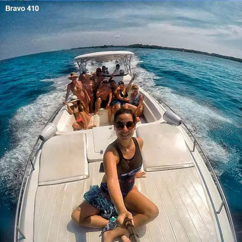 Private boat rental cruising towards Rosario Islands from Cartagena